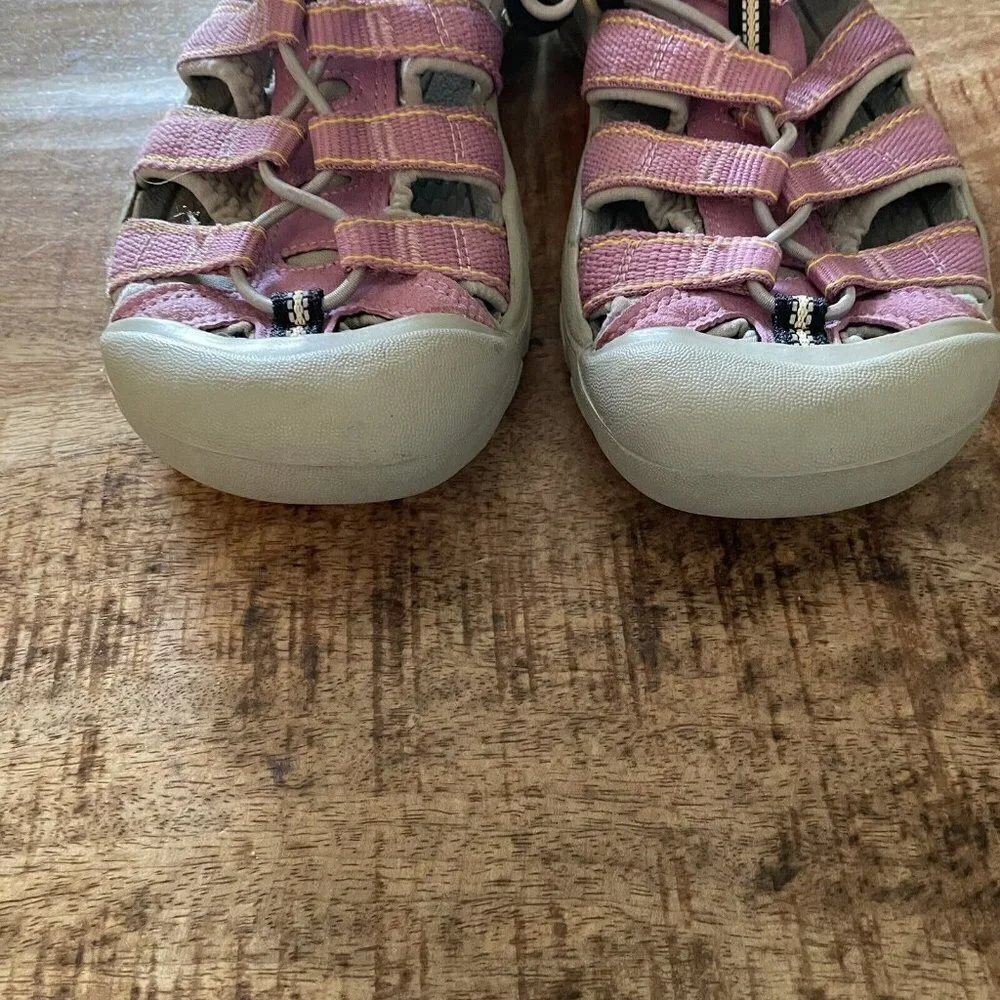 KEEN Newport H2 Pink Waterproof Outdoor Sandal Shoe Size 4 US Hiking Closed Toe